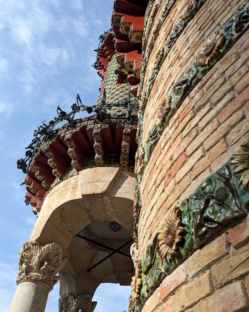 RETROPOT X EL CAPRICHO DE GAUDÍ EN COMILLAS, CANTABRIA
