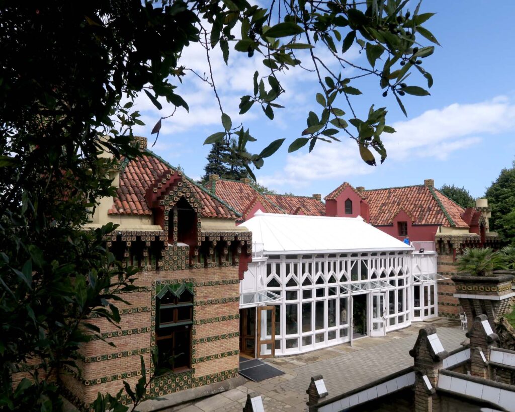 RETROPOT X EL CAPRICHO DE GAUDÍ EN COMILLAS, CANTABRIA